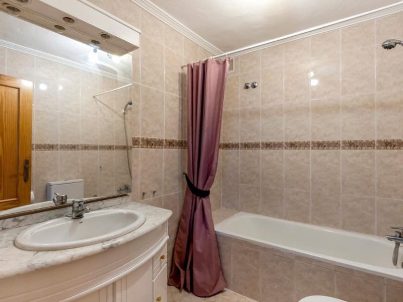 5 soverom Villa til salgs i Torrevieja med svømmebasseng - € 395 000 (Ref: 8937457)