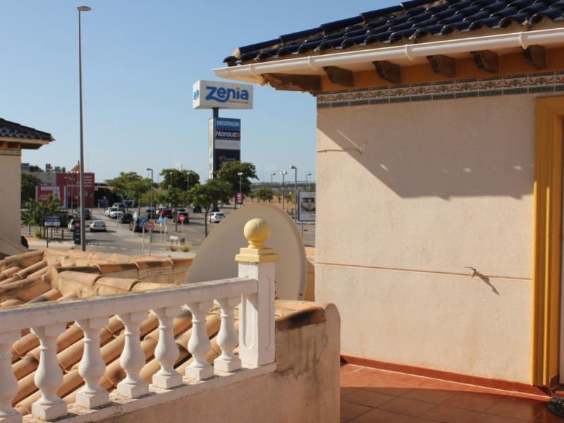 5 sypialnia Willa na sprzedaż w Orihuela Costa z basenem - 360 000 € (Ref: 8937460)