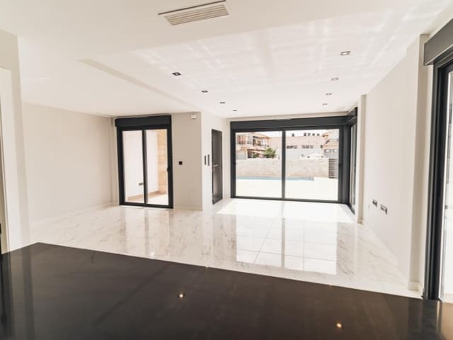 4 slaapkamer Villa te koop in Zeniamar - Horizonte - La Campana, Orihuela met zwembad - € 699.900 (Ref: 9000422)