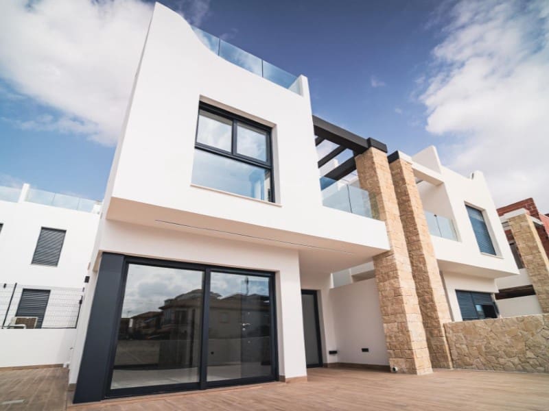 4 slaapkamer Villa te koop in Orihuela Costa met zwembad - € 699.900 (Ref: 9000422)