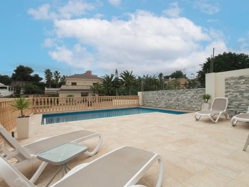 6 sovrum Villa till salu i Torrevieja - 699 000 € (Ref: 9003263)