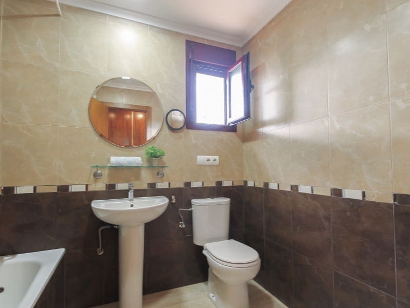 6 sovrum Villa till salu i Torrevieja - 699 000 € (Ref: 9003263)