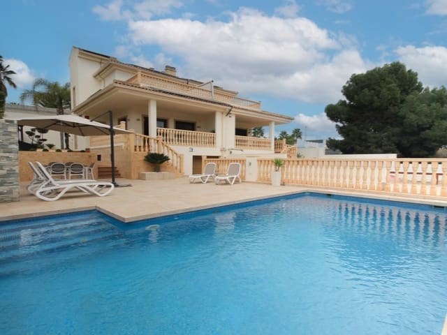 6 sovrum Villa till salu i Los Balcones - Los Altos, Torrevieja - 699 000 € (Ref: 9003263)