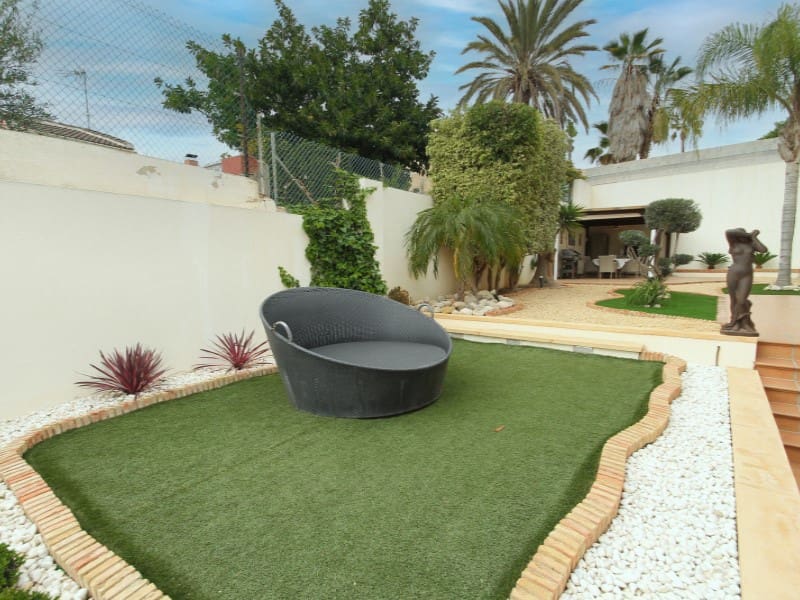 6 sovrum Villa till salu i Torrevieja - 699 000 € (Ref: 9003263)