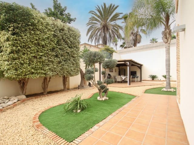 6 sovrum Villa till salu i Los Balcones - Los Altos, Torrevieja - 699 000 € (Ref: 9003263)