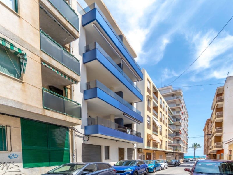 3 quarto Apartamento para venda em Torrevieja - 299 900 € (Ref: 9032398)