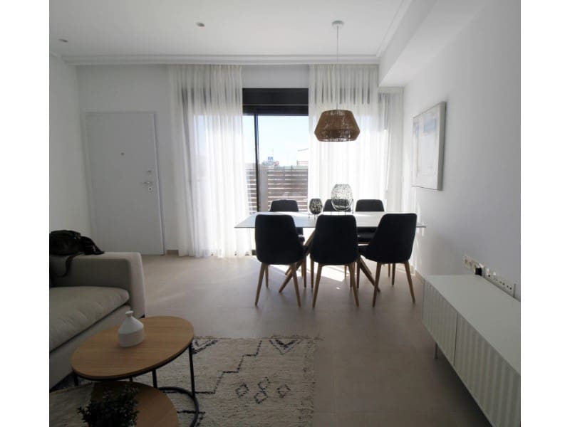 Chalet de 4 habitaciones en Pilar de la Horadada en venta con piscina - 384.900 € (Ref: 9042649)