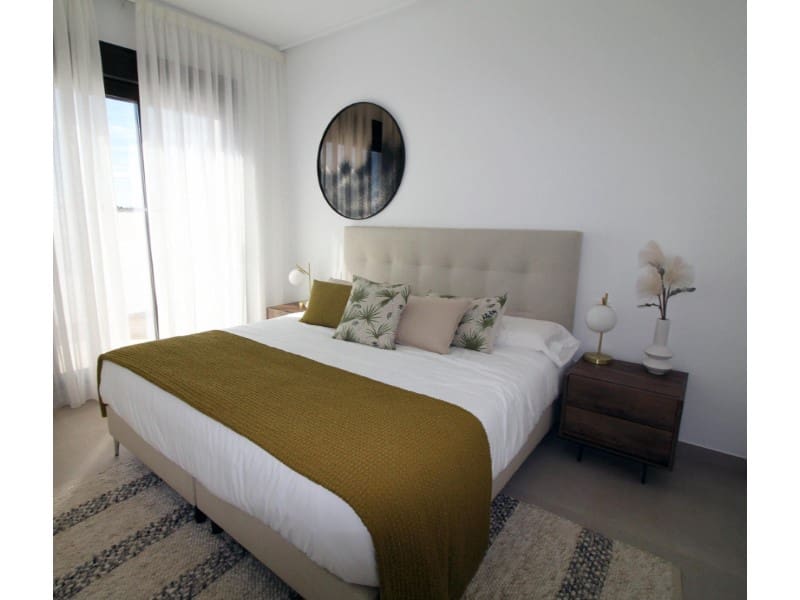 Chalet de 4 habitaciones en Pilar de la Horadada en venta con piscina - 384.900 € (Ref: 9042649)