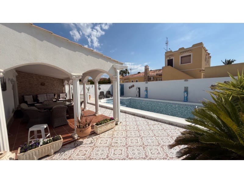 3 soverom Hus til salgs i Torrevieja - € 399 000 (Ref: 9149422)