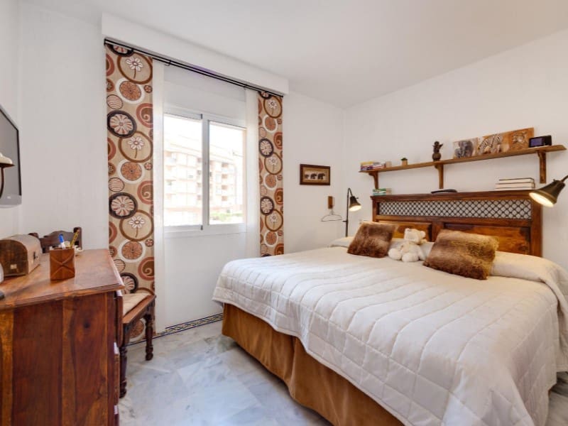 2 sypialnia Apartament na sprzedaż w Torrevieja z basenem - 209 000 € (Ref: 9149437)