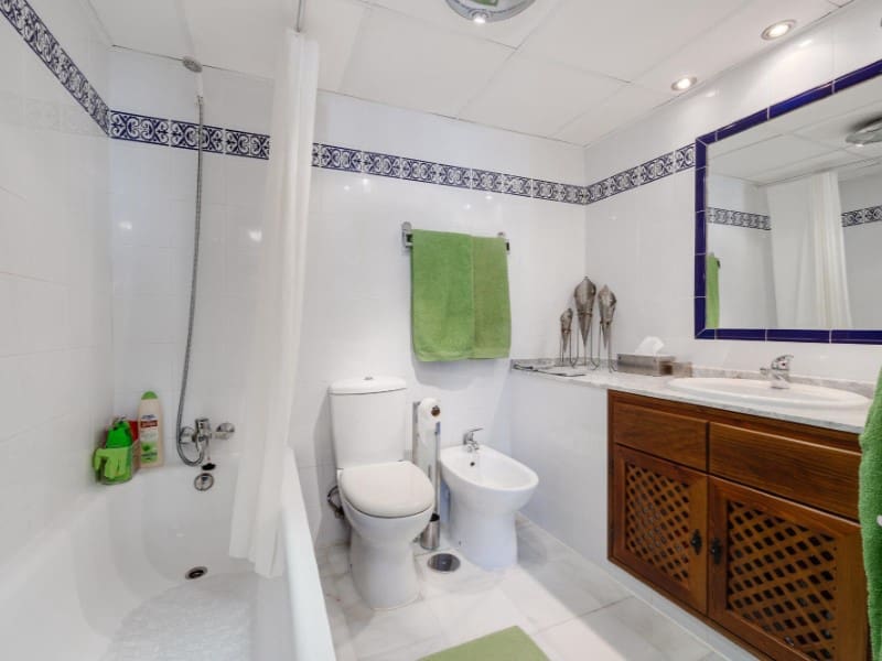 2 sypialnia Apartament na sprzedaż w Torrevieja z basenem - 209 000 € (Ref: 9149437)