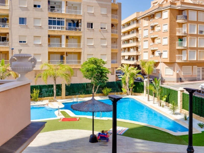 2 sypialnia Apartament na sprzedaż w Torrevieja z basenem - 209 000 € (Ref: 9149437)