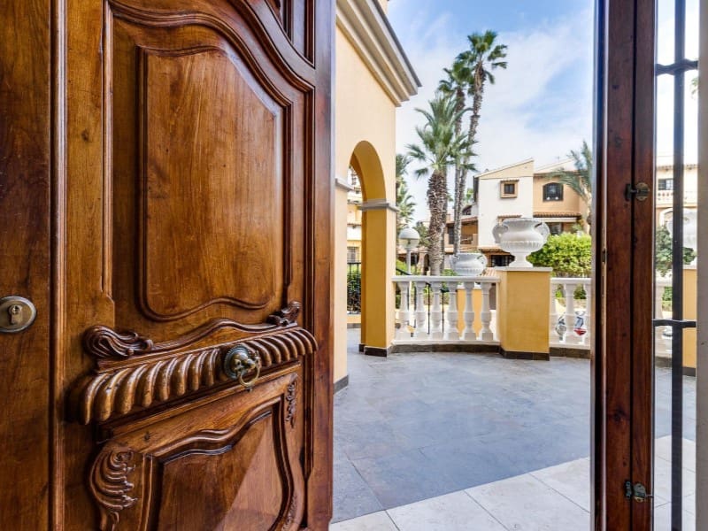 2 sypialnia Apartament na sprzedaż w Torrevieja z basenem - 209 000 € (Ref: 9149437)