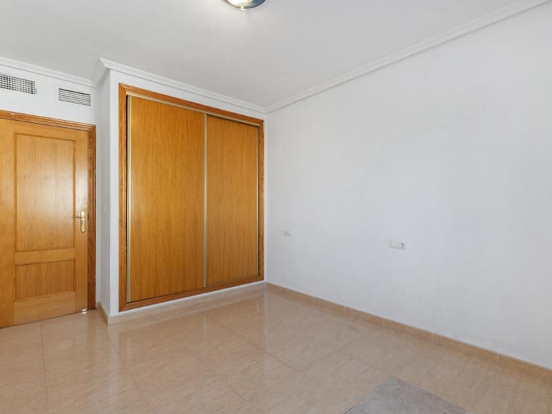 5 slaapkamer Villa te koop in La Marquesa met zwembad garage - € 449.000 (Ref: 9149446)