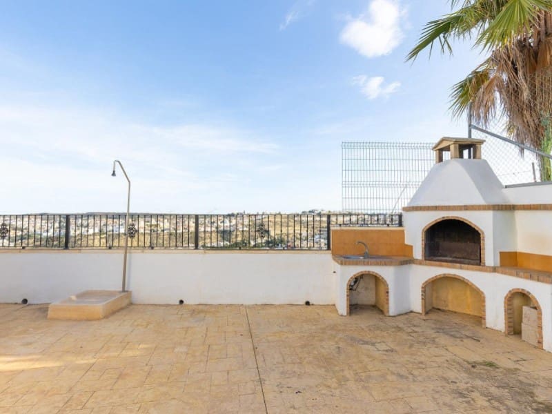 5 slaapkamer Villa te koop in La Marquesa met zwembad garage - € 449.000 (Ref: 9149446)