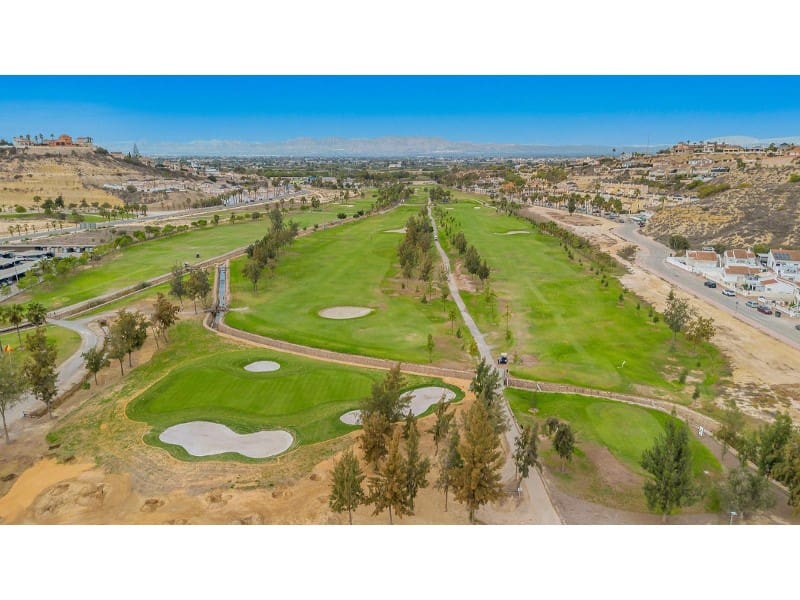 5 slaapkamer Villa te koop in La Marquesa met zwembad garage - € 449.000 (Ref: 9149446)