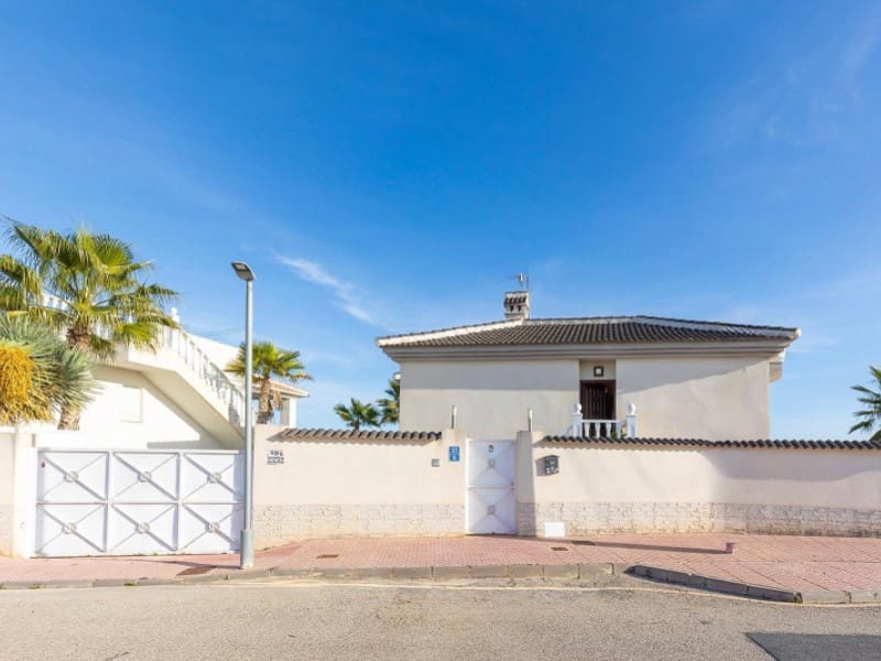 5 slaapkamer Villa te koop in La Marquesa met zwembad garage - € 449.000 (Ref: 9149446)