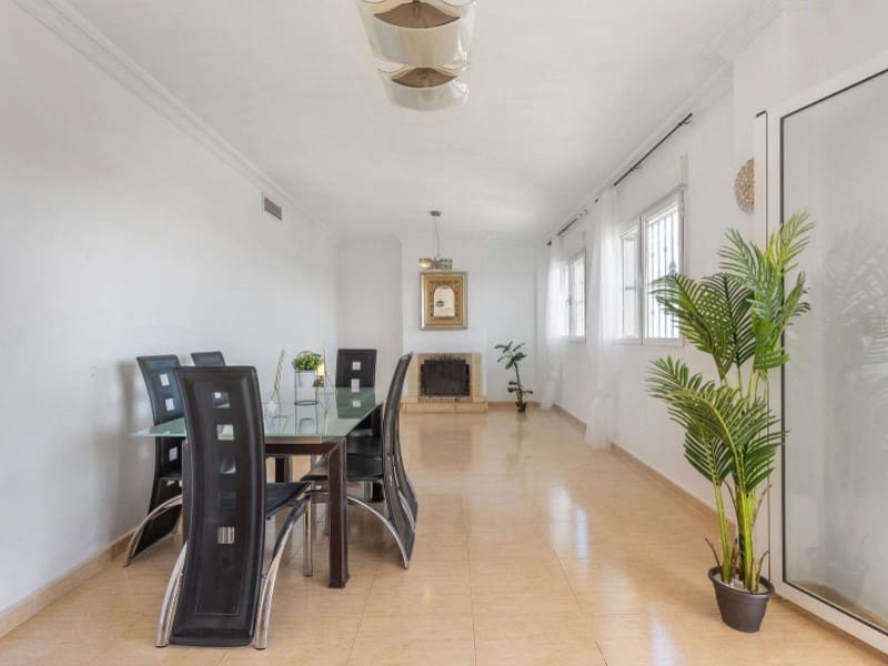 5 slaapkamer Villa te koop in La Marquesa met zwembad garage - € 449.000 (Ref: 9149446)