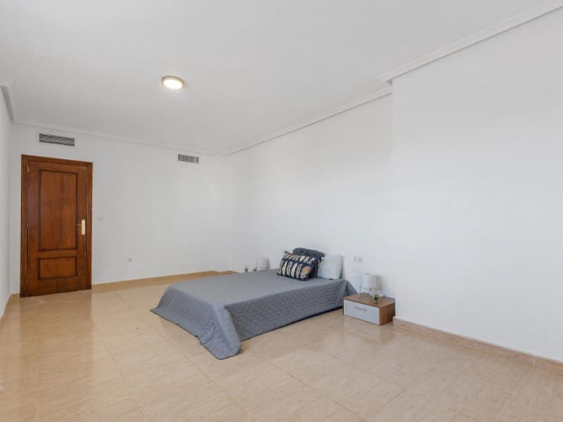 5 slaapkamer Villa te koop in La Marquesa met zwembad garage - € 449.000 (Ref: 9149446)