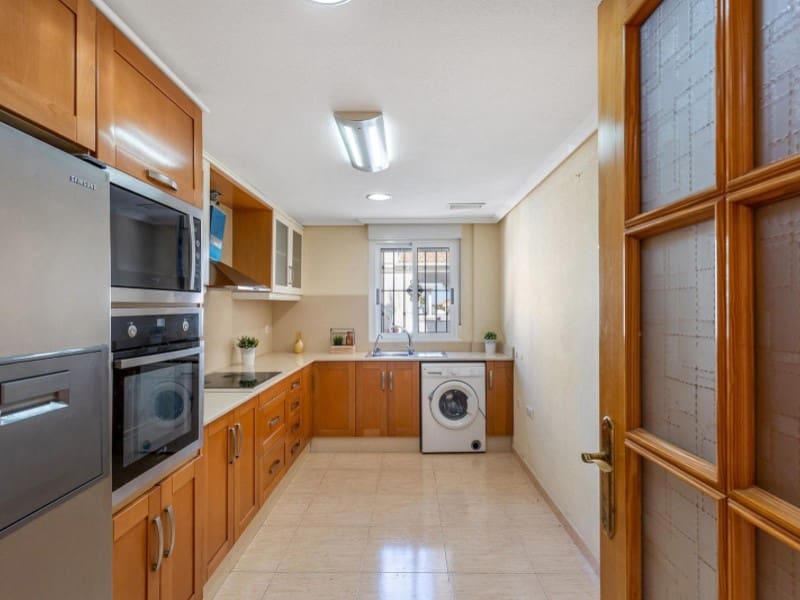 5 slaapkamer Villa te koop in La Marquesa met zwembad garage - € 449.000 (Ref: 9149446)