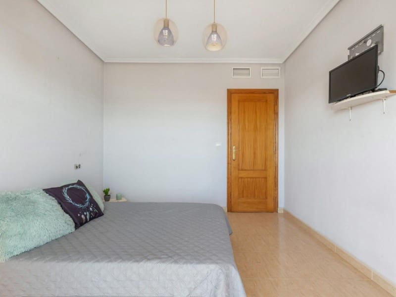 5 slaapkamer Villa te koop in La Marquesa met zwembad garage - € 449.000 (Ref: 9149446)