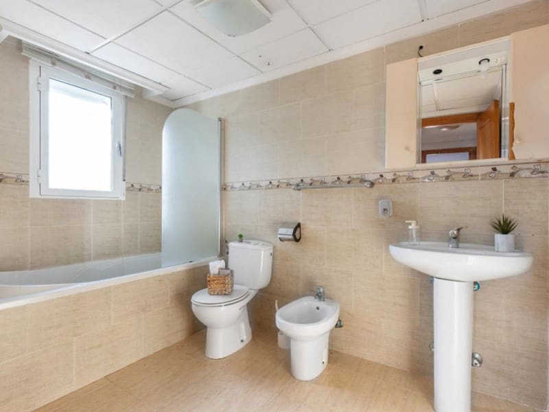 5 slaapkamer Villa te koop in La Marquesa met zwembad garage - € 449.000 (Ref: 9149446)