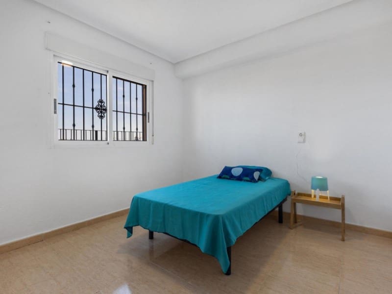 5 slaapkamer Villa te koop in La Marquesa met zwembad garage - € 449.000 (Ref: 9149446)