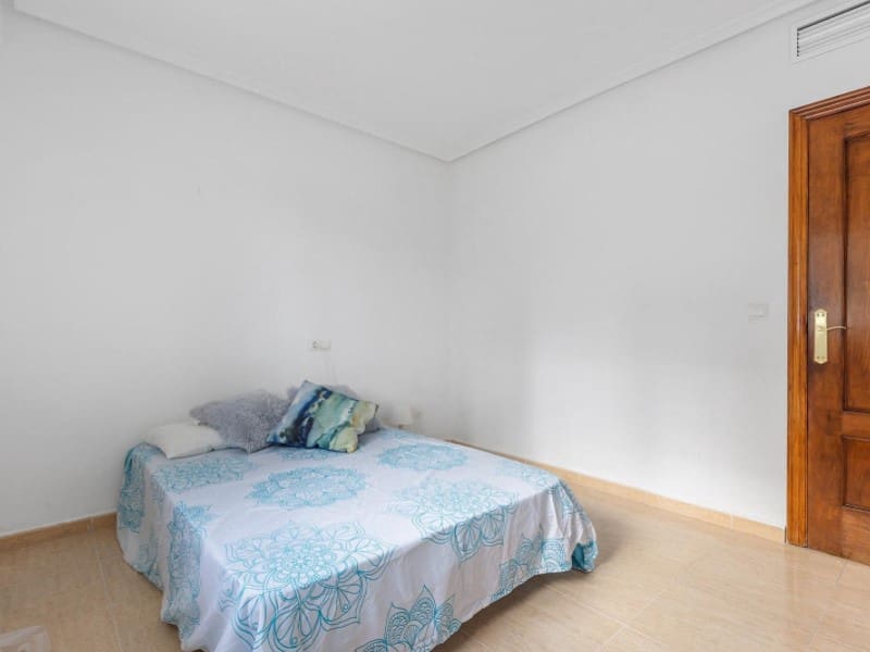 5 slaapkamer Villa te koop in La Marquesa met zwembad garage - € 449.000 (Ref: 9149446)