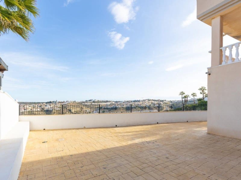 5 slaapkamer Villa te koop in La Marquesa met zwembad garage - € 449.000 (Ref: 9149446)