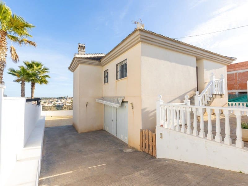 5 slaapkamer Villa te koop in La Marquesa met zwembad garage - € 449.000 (Ref: 9149446)