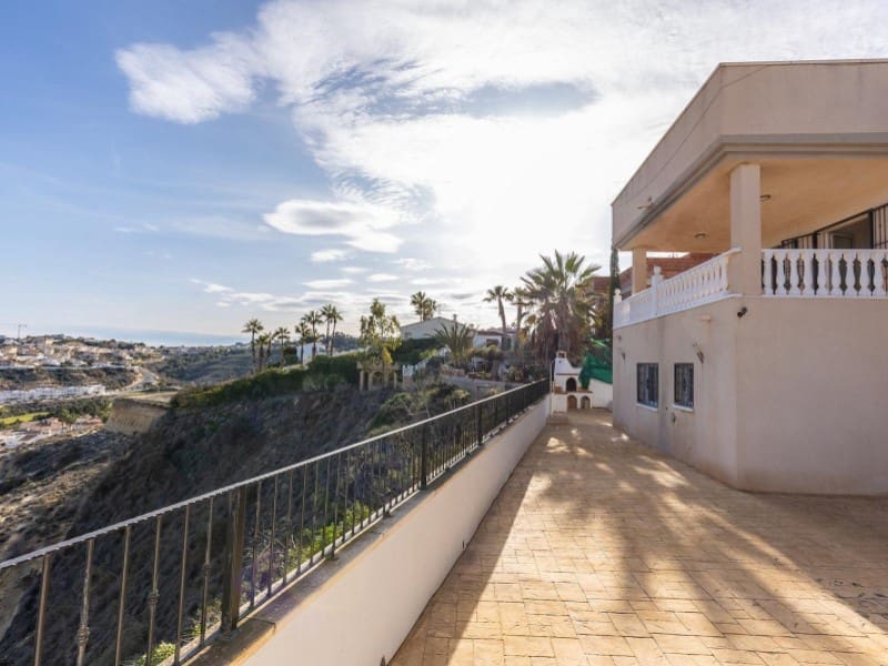 5 slaapkamer Villa te koop in La Marquesa met zwembad garage - € 449.000 (Ref: 9149446)