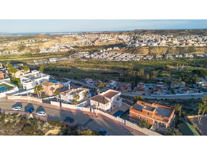 5 slaapkamer Villa te koop in La Marquesa met zwembad garage - € 449.000 (Ref: 9149446)