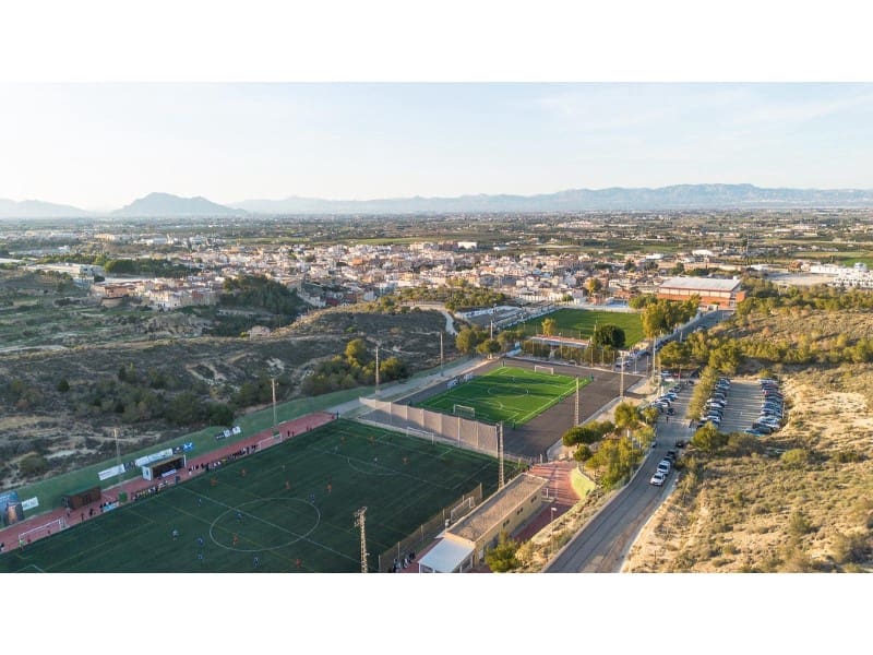 5 slaapkamer Villa te koop in La Marquesa met zwembad garage - € 449.000 (Ref: 9149446)