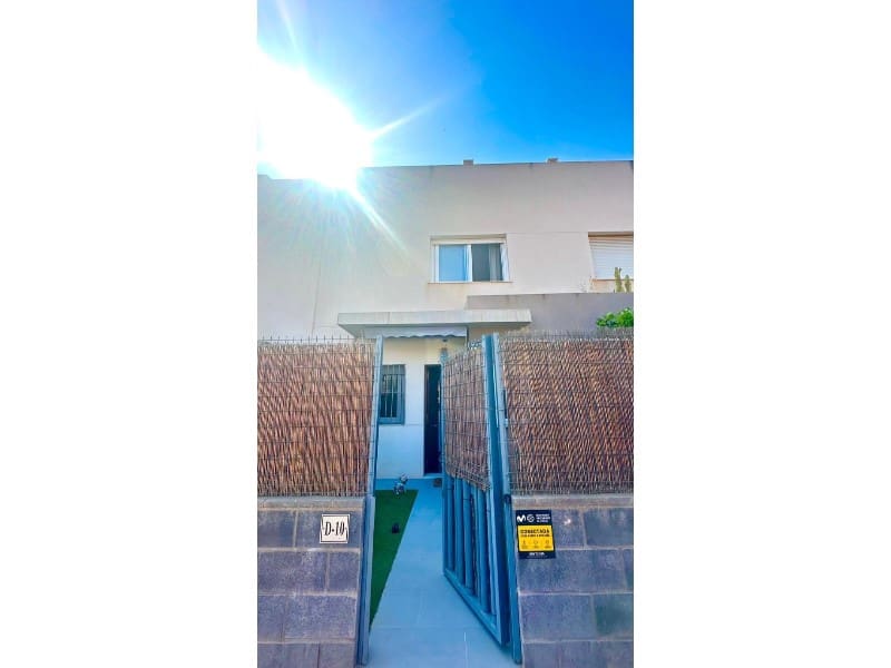 2 Zimmer Haus zu verkaufen in Torrevieja mit Pool - 301.000 € (Ref: 9149450)