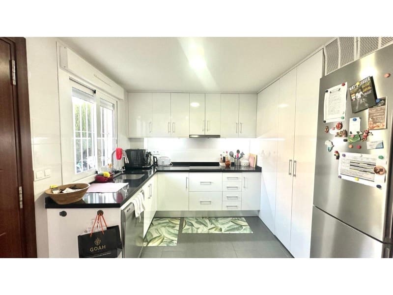 2 Zimmer Haus zu verkaufen in Torrevieja mit Pool - 301.000 € (Ref: 9149450)