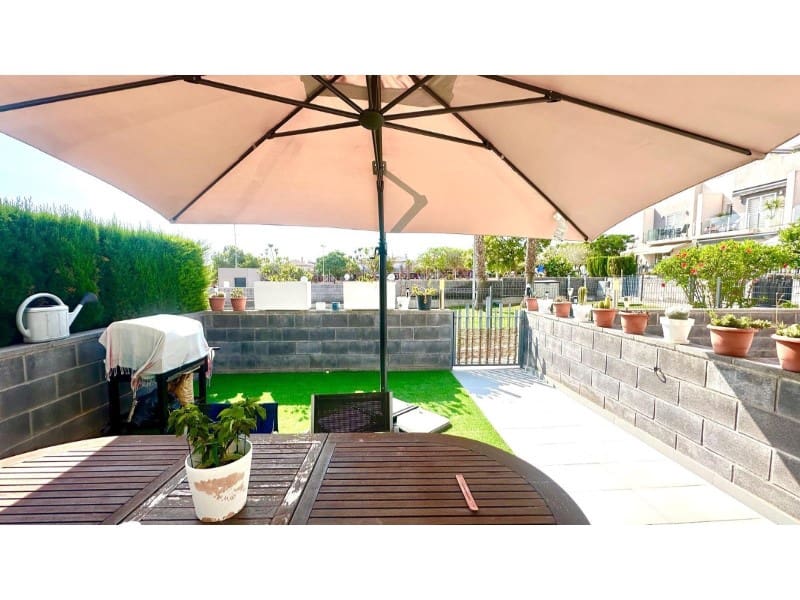 2 Zimmer Haus zu verkaufen in Torrevieja mit Pool - 301.000 € (Ref: 9149450)