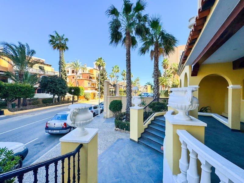 3 soveværelse Lejlighed til salg i Torrevieja - € 350.000 (Ref: 9149452)