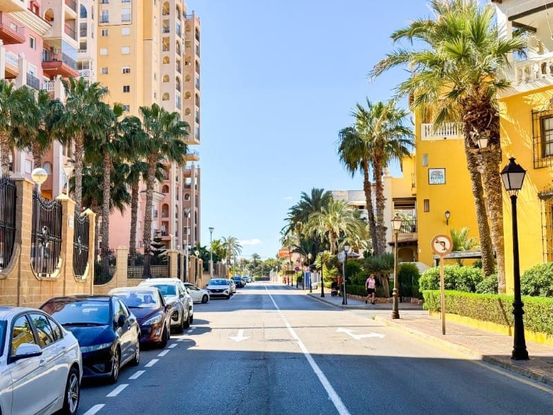 3 soveværelse Lejlighed til salg i Torrevieja - € 350.000 (Ref: 9149452)