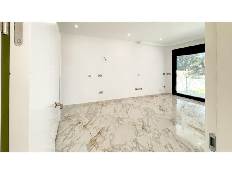 4 makuuhuone Huvila myytävänä paikassa Torrevieja mukana uima-altaan - 995 000 € (Ref: 9149455)