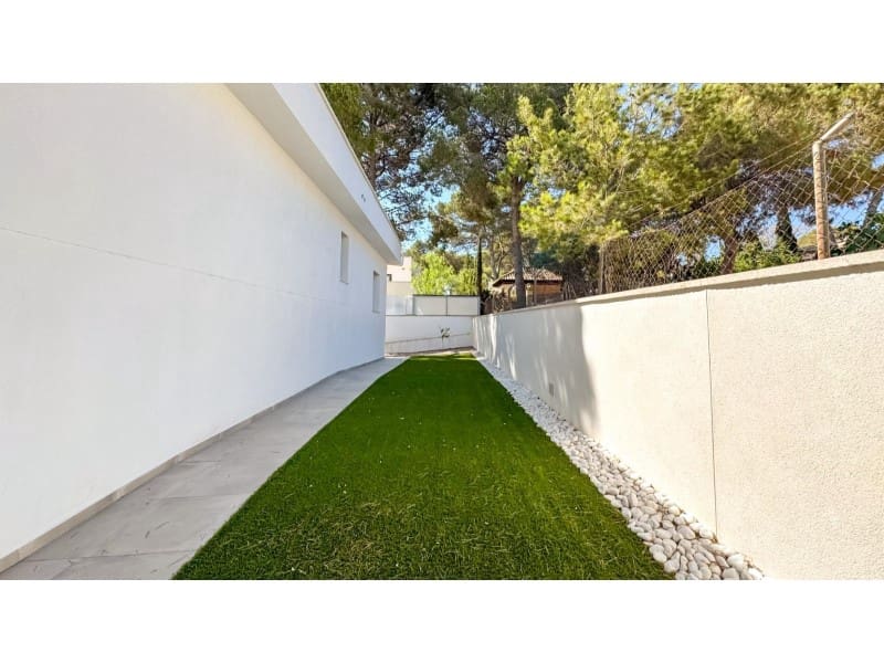 4 makuuhuone Huvila myytävänä paikassa Torrevieja mukana uima-altaan - 995 000 € (Ref: 9149455)