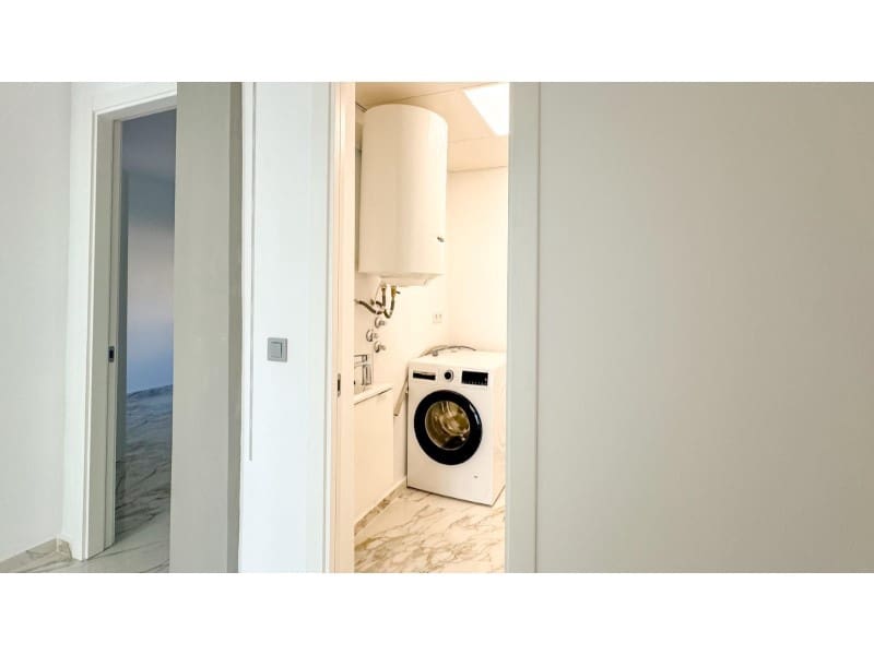 4 makuuhuone Huvila myytävänä paikassa Torrevieja mukana uima-altaan - 995 000 € (Ref: 9149455)