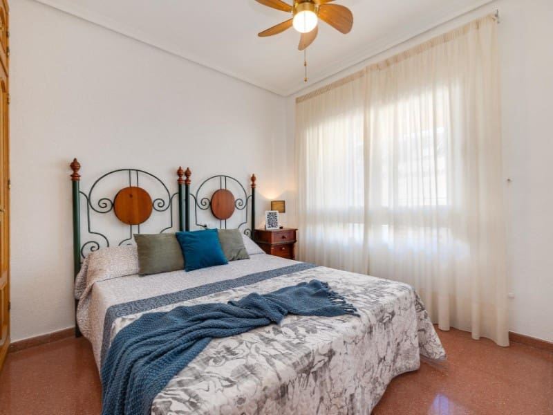 2 sovrum Takvåning till salu i Torrevieja - 219 000 € (Ref: 9149458)