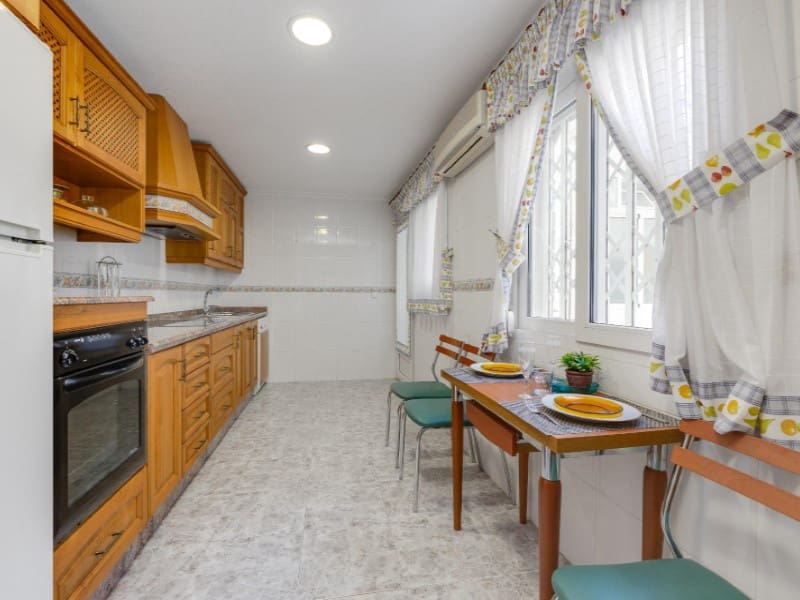 2 sovrum Takvåning till salu i Torrevieja - 219 000 € (Ref: 9149458)