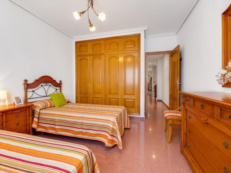 2 sovrum Takvåning till salu i Torrevieja - 219 000 € (Ref: 9149458)