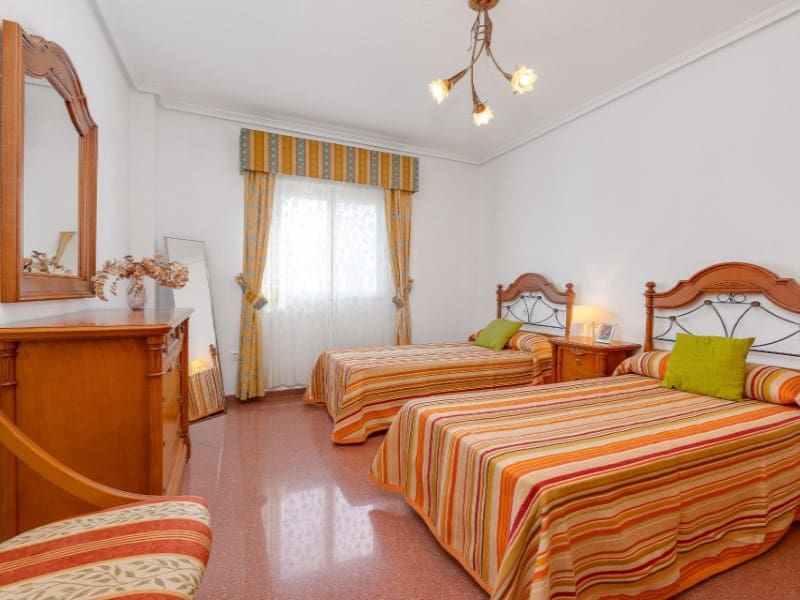 2 sovrum Takvåning till salu i Torrevieja - 219 000 € (Ref: 9149458)