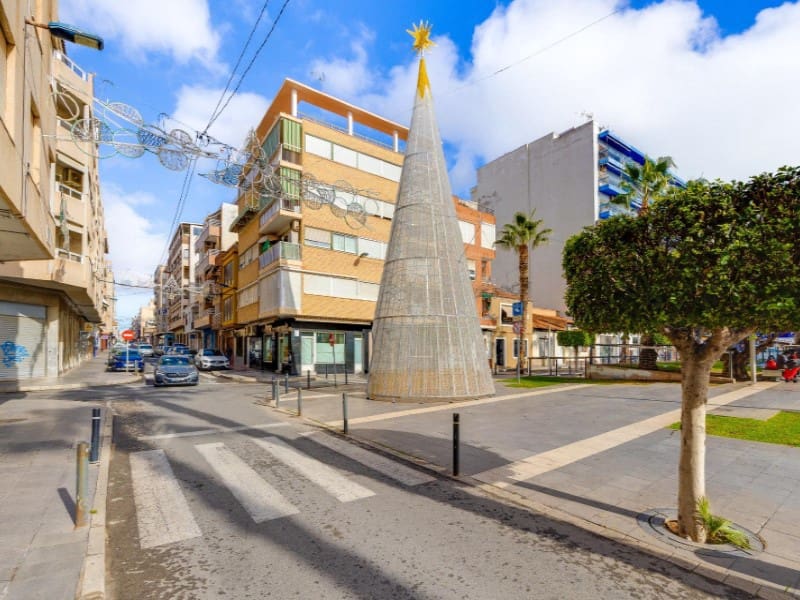 2 sovrum Takvåning till salu i Torrevieja - 219 000 € (Ref: 9149458)