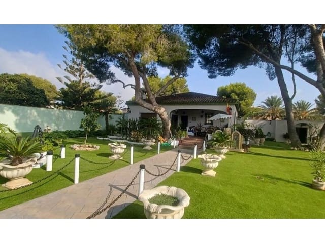 3 chambre Villa/Maison à vendre à Dehesa de Campoamor, Orihuela avec piscine garage - 950 000 € (Ref: 9149462)