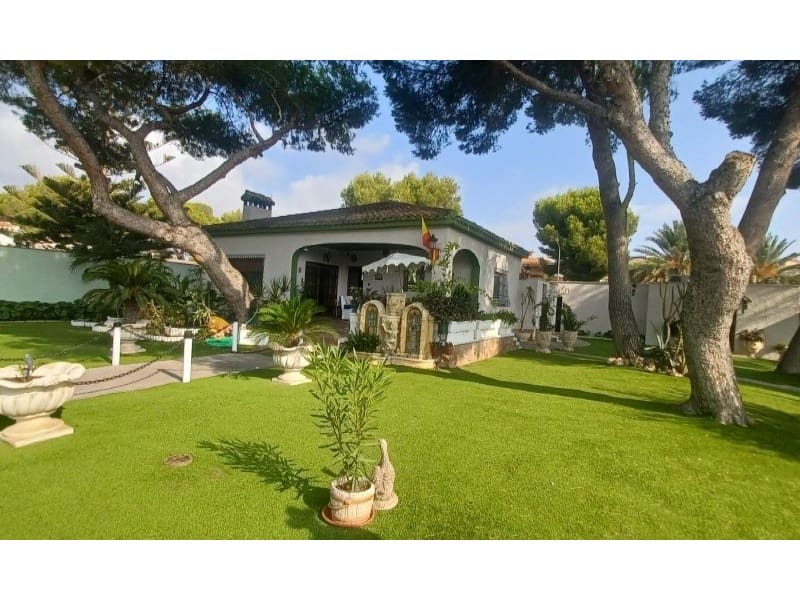 3 chambre Villa/Maison à vendre à Campoamor avec piscine garage - 950 000 € (Ref: 9149462)