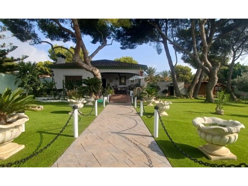 3 chambre Villa/Maison à vendre à Campoamor avec piscine garage - 950 000 € (Ref: 9149462)