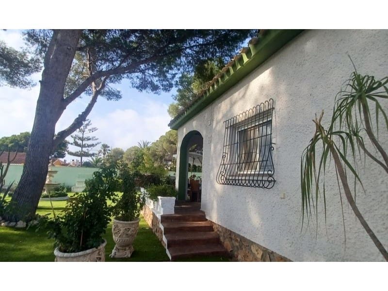 3 chambre Villa/Maison à vendre à Campoamor avec piscine garage - 950 000 € (Ref: 9149462)